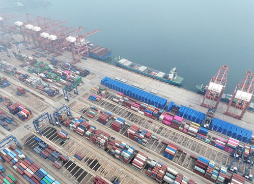 央廣財(cái)評 中國貨物貿(mào)易總額全球七連冠 綠色向新 量穩(wěn)質(zhì)升